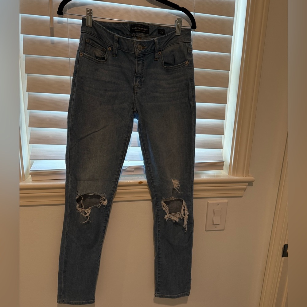 Lucky Brand Blue Skinny Distressed Stretch Jeans 🫧🧺 - excellent condition!